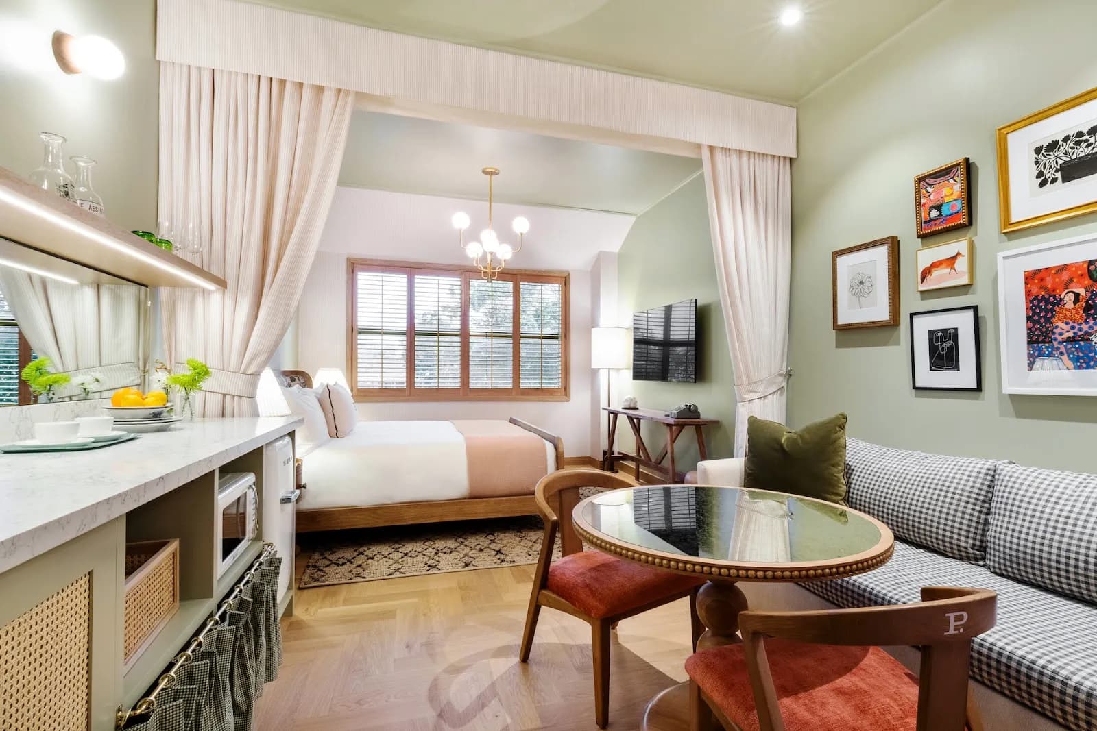 bedroom-suite