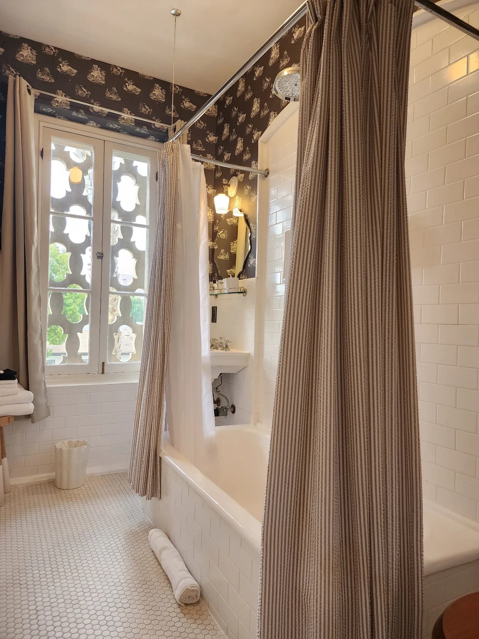 bathroom-shower