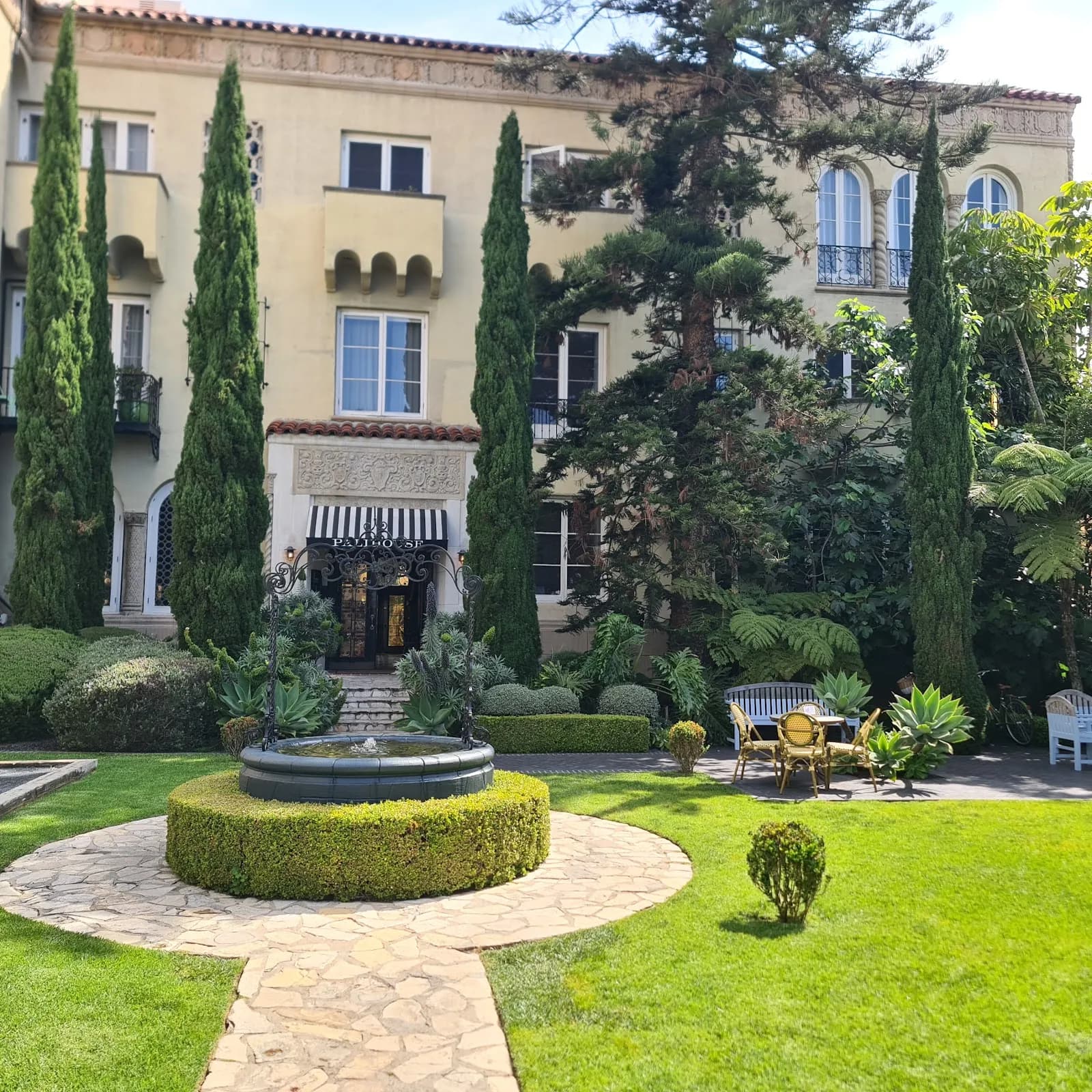 exterior-courtyard