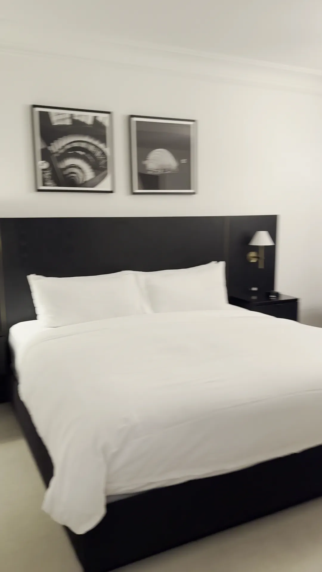 bedroom-kingbed