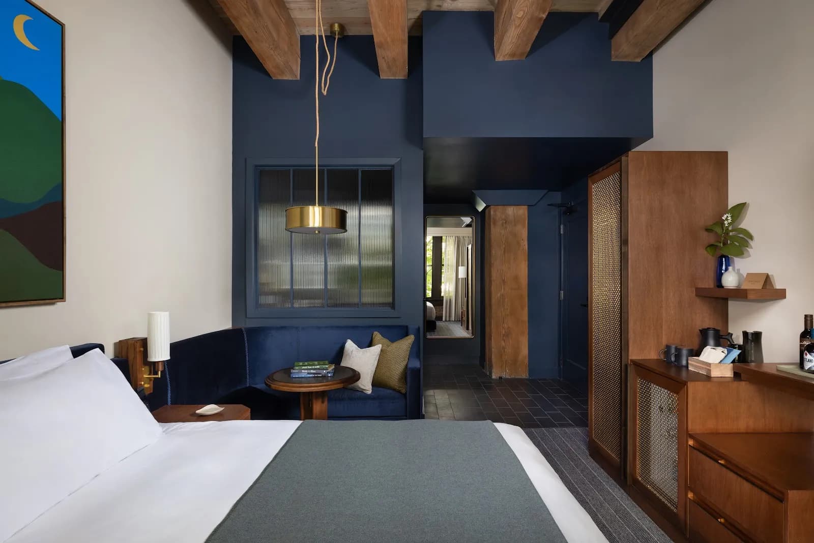 bedroom-kingbed-2