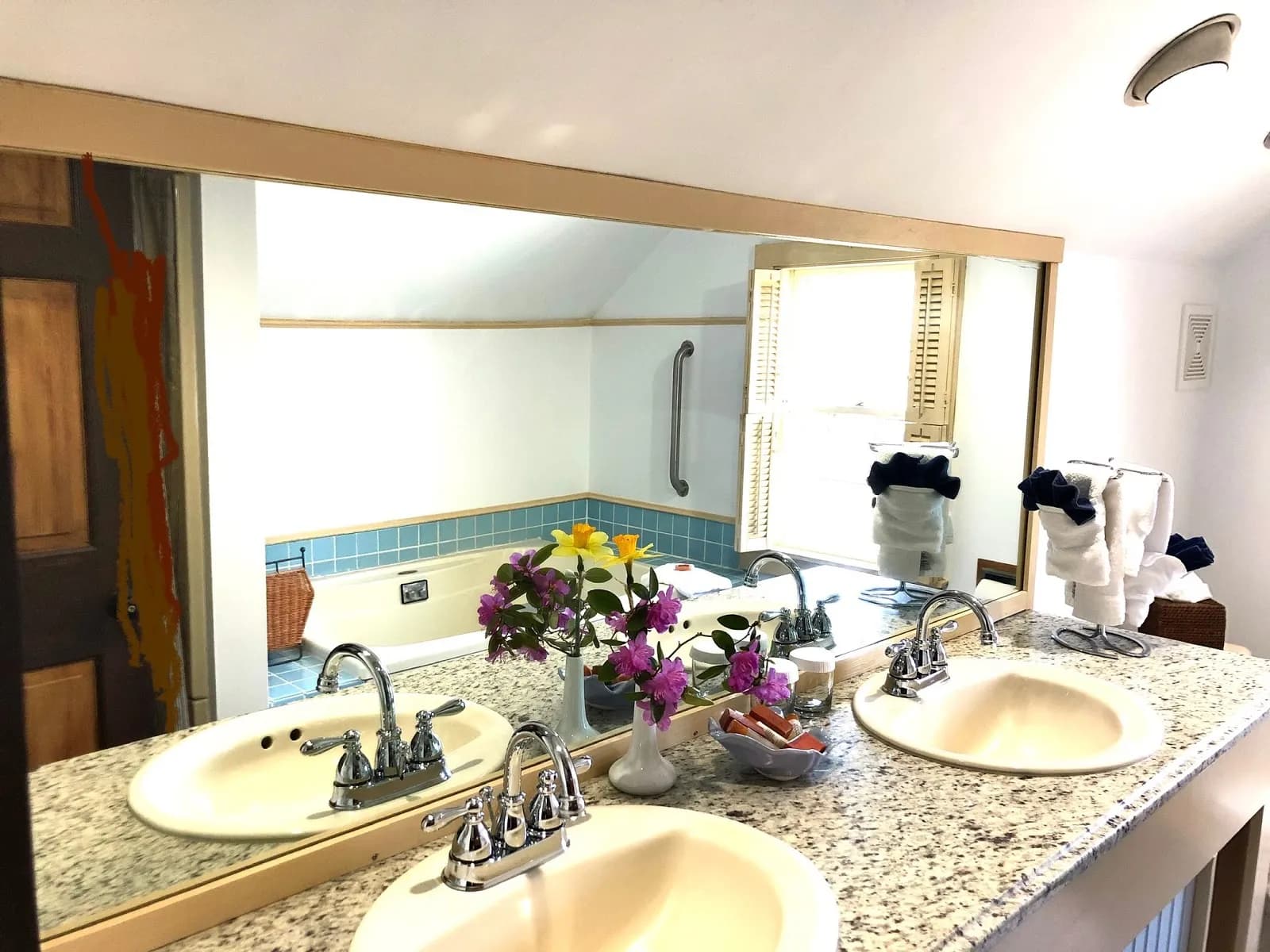 bathroom-vanity