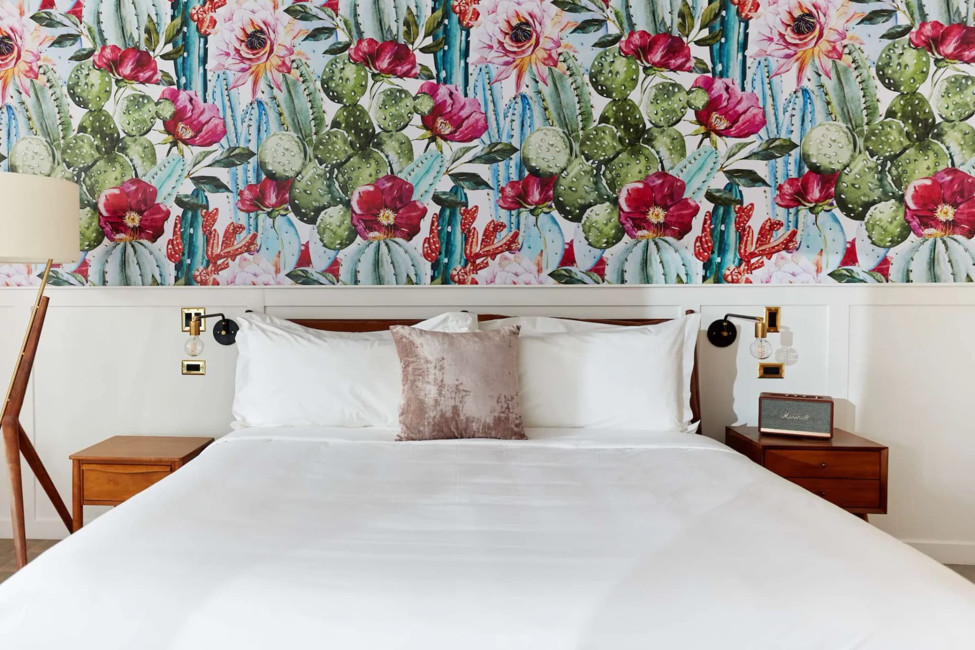 bedroom-kingbed-3