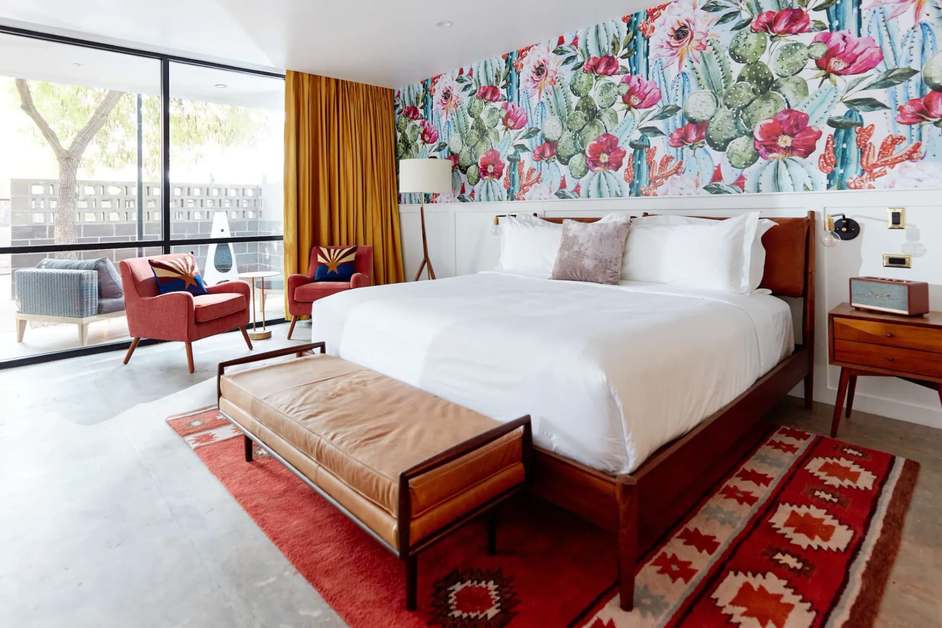 bedroom-kingbed-4