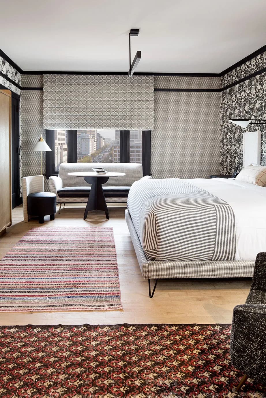 bedroom-kingbed-2