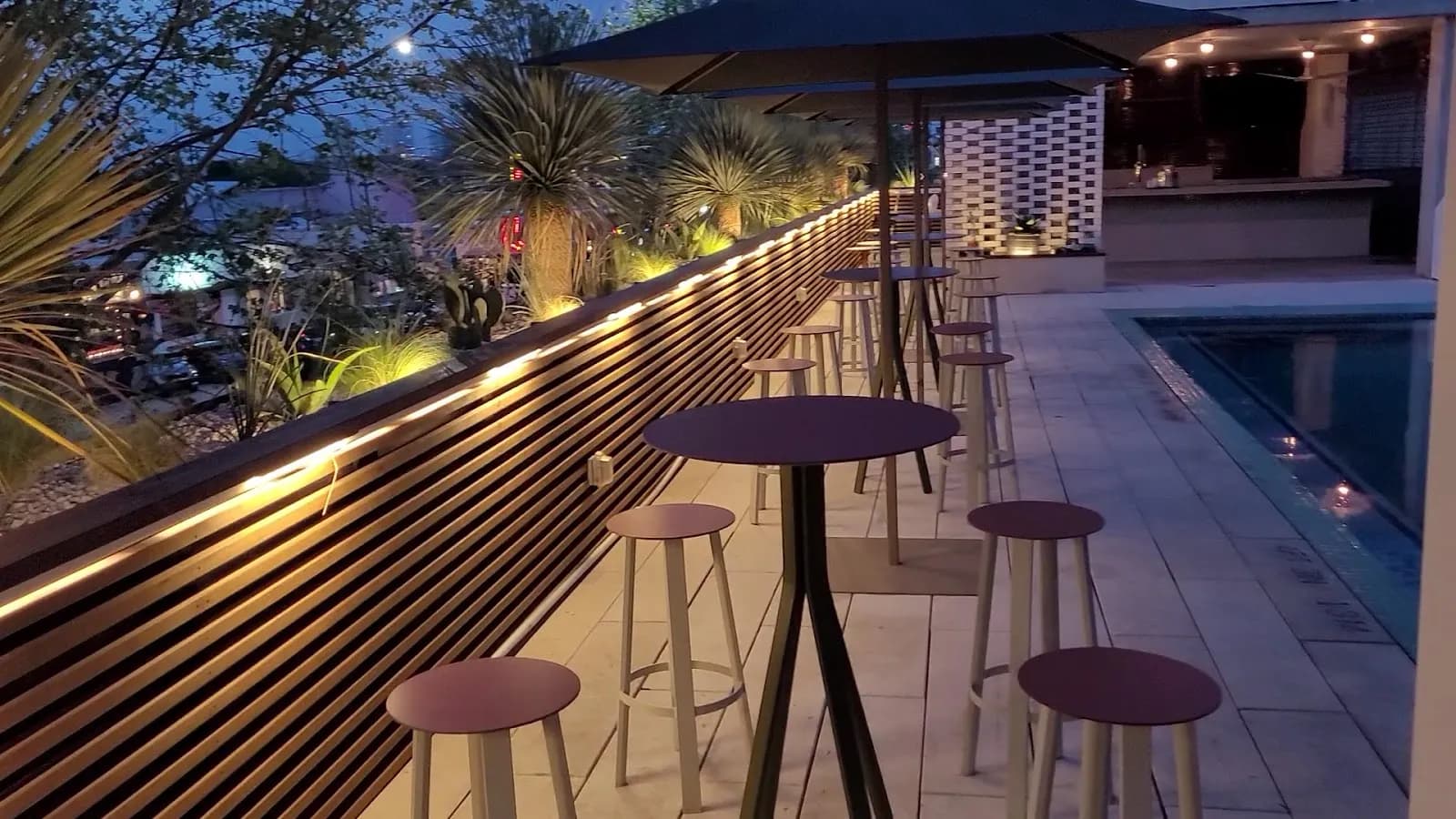 amenities-poolbar