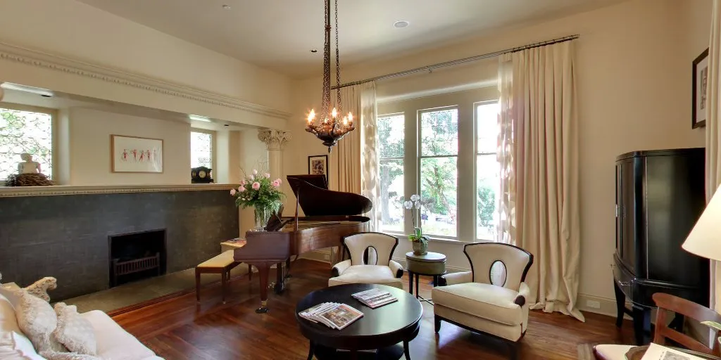 interior-parlor