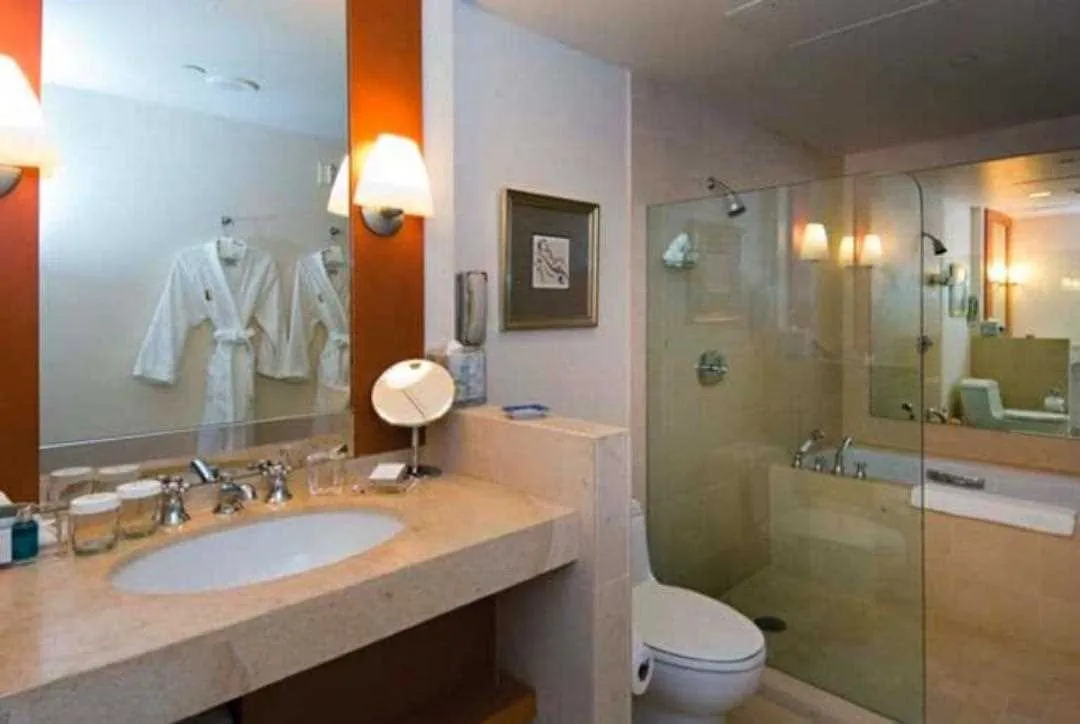 bathroom-shower