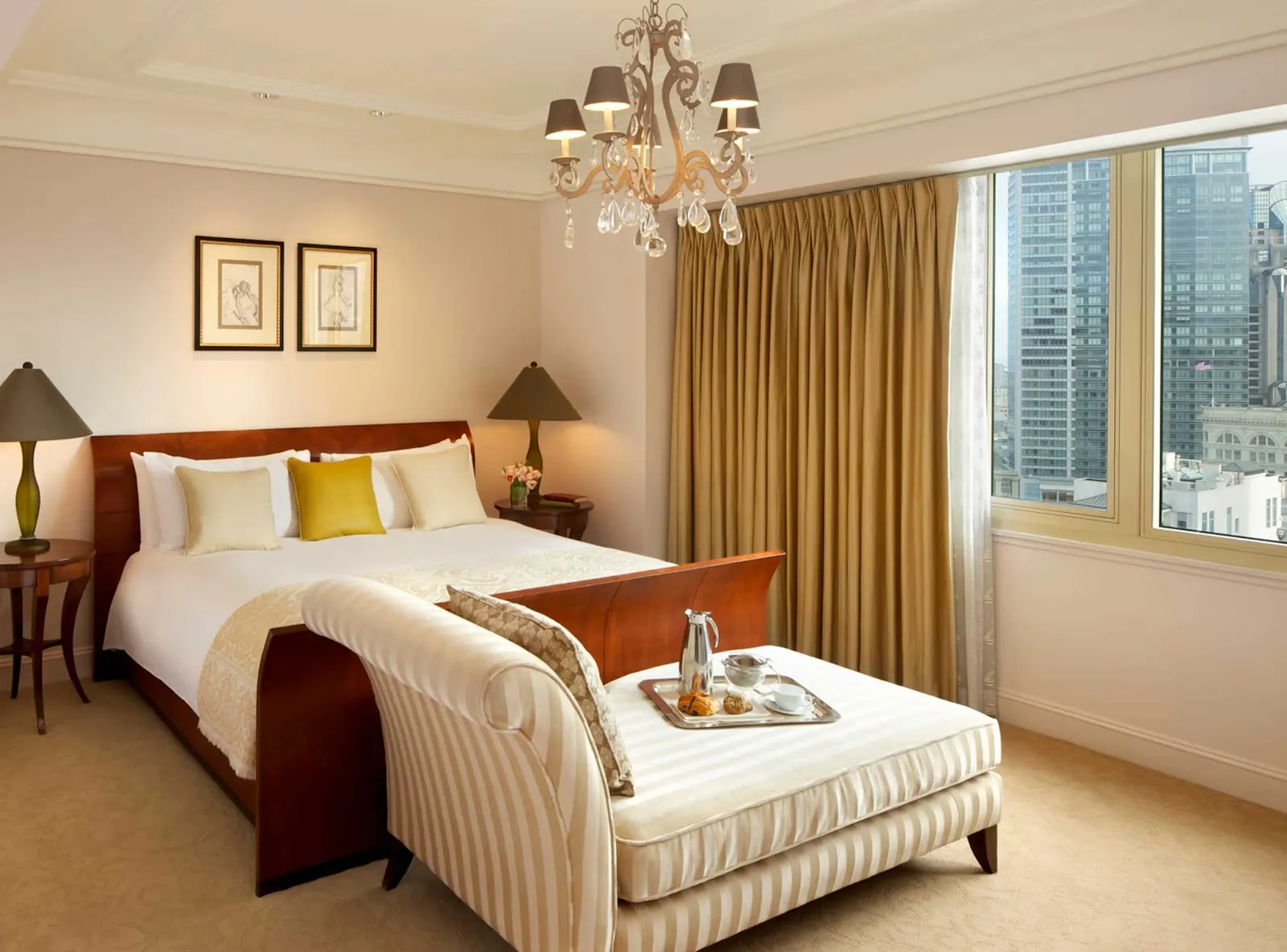 bedroom-kingbed