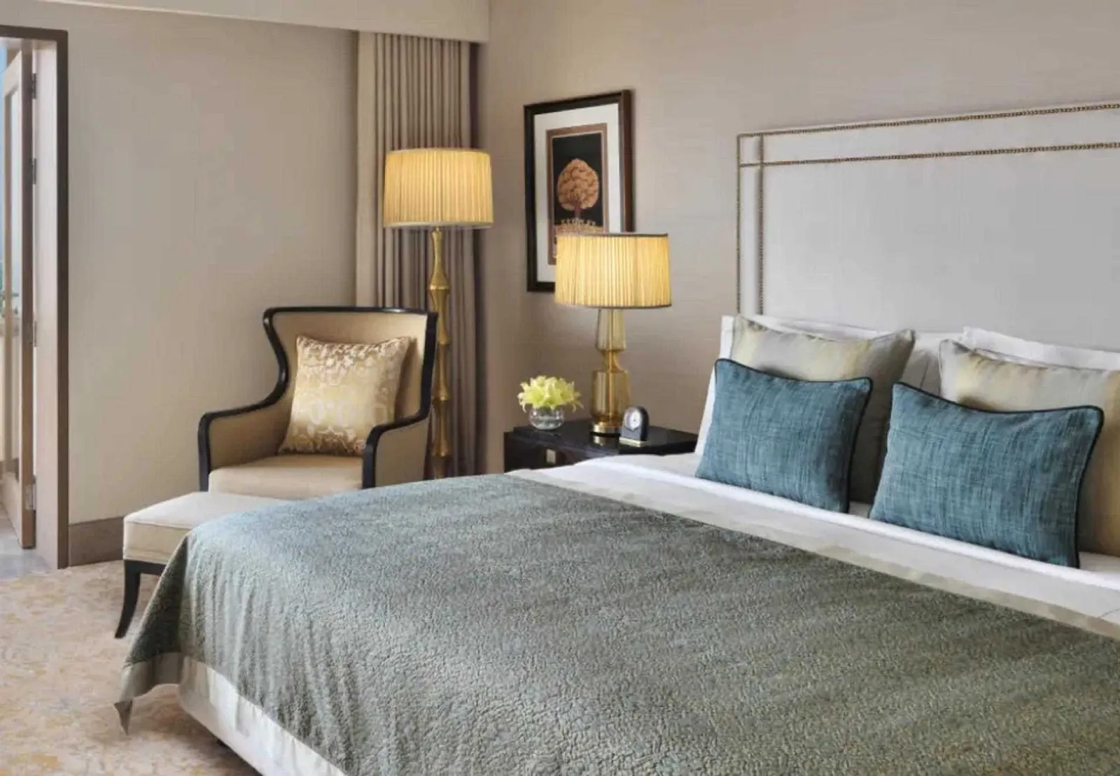 bedroom-kingbed-3