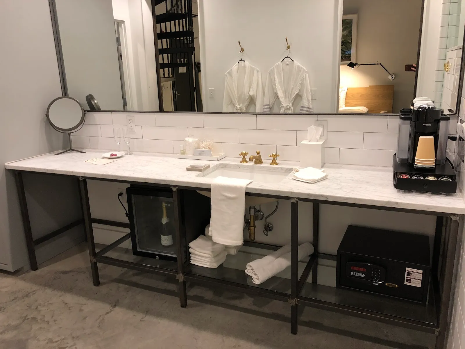 bathroom-vanity