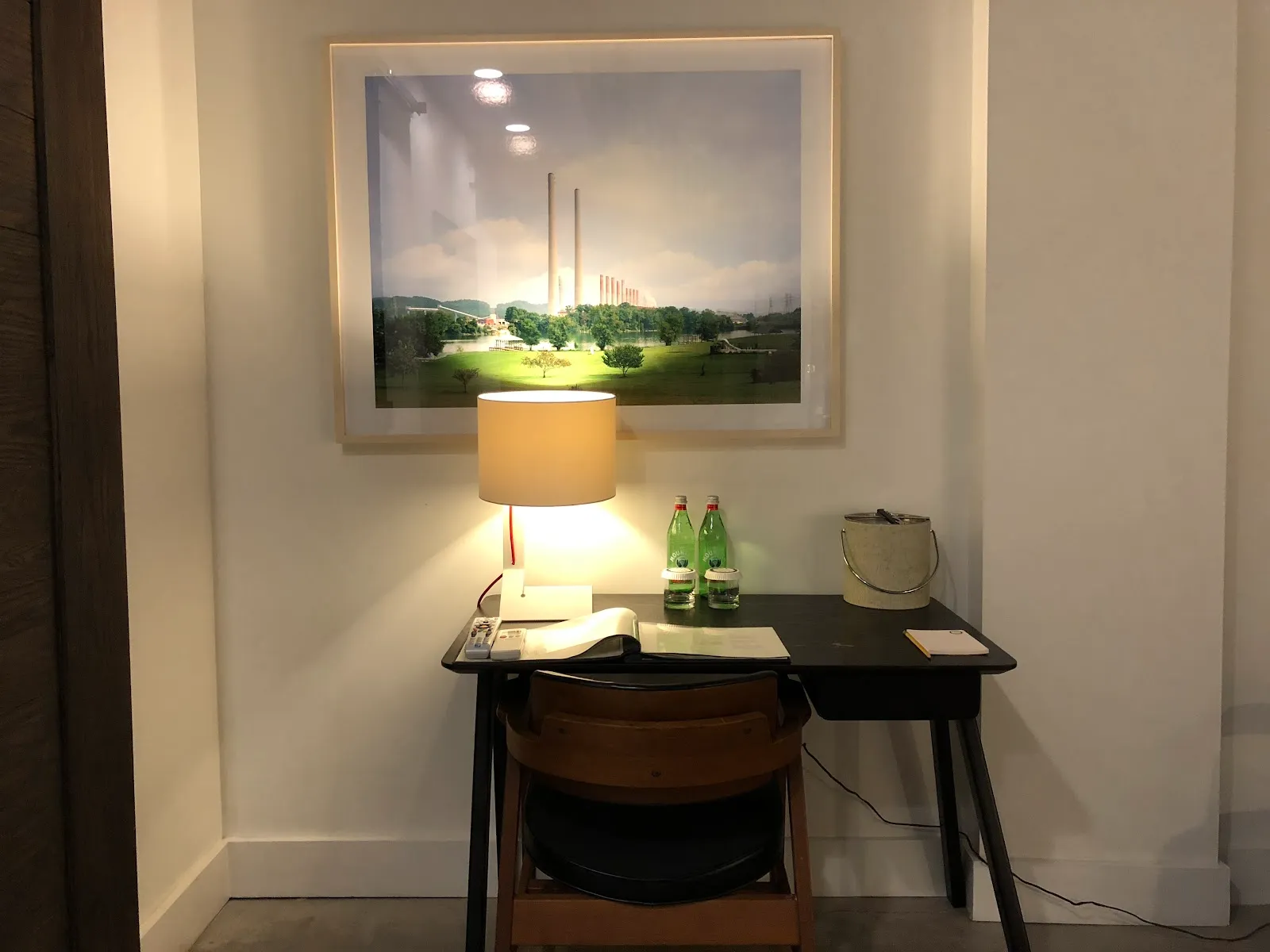 bedroom-desk