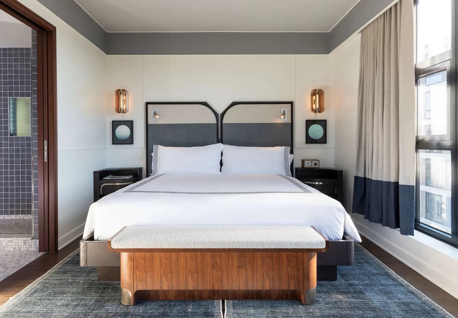 bedroom-kingbed