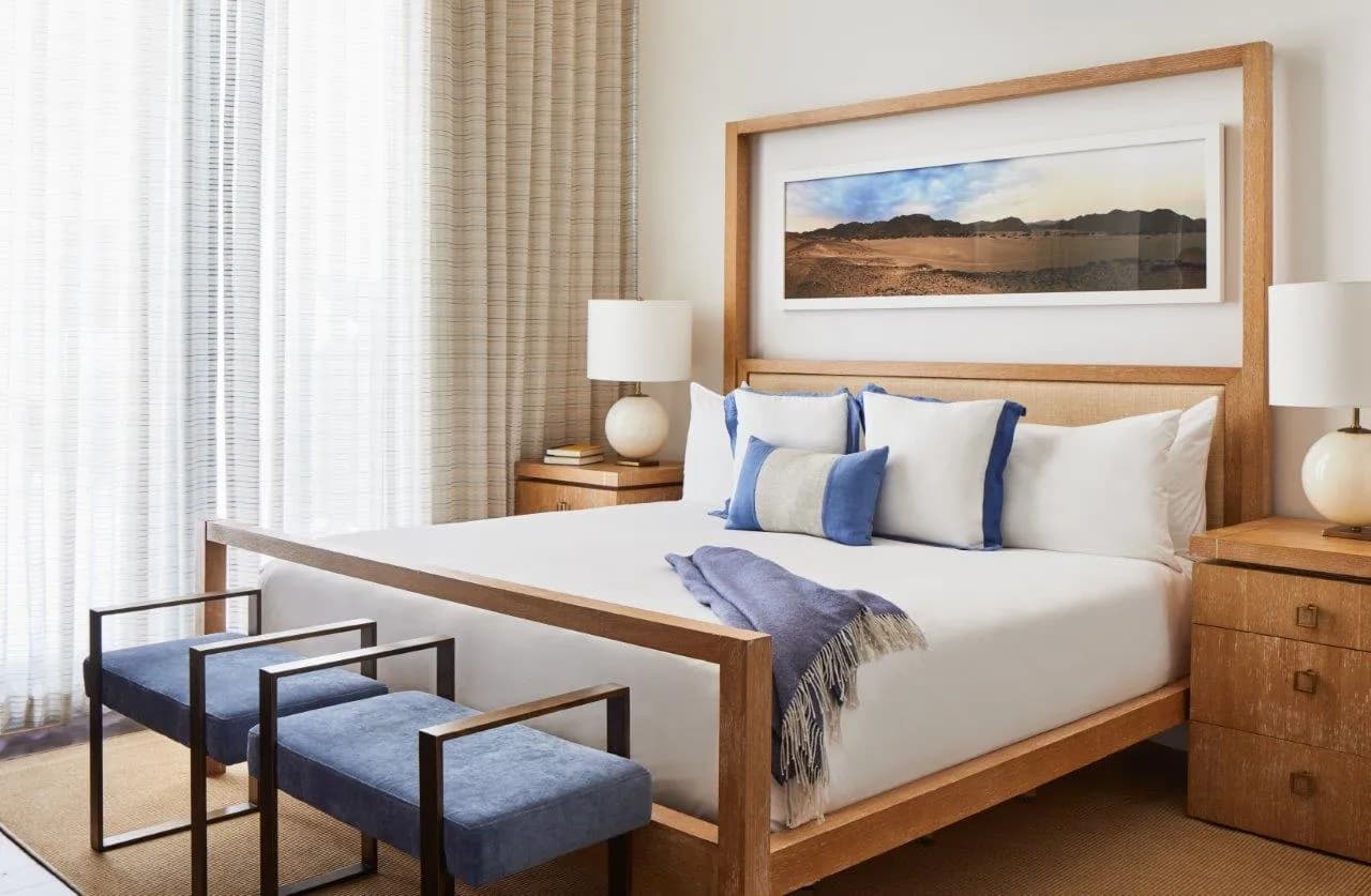 bedroom-kingbed