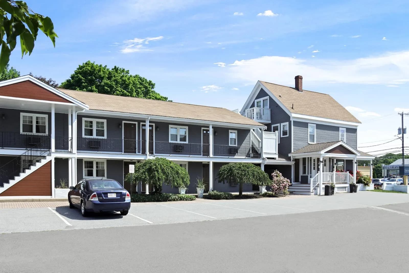 exterior-outsidegrounds
