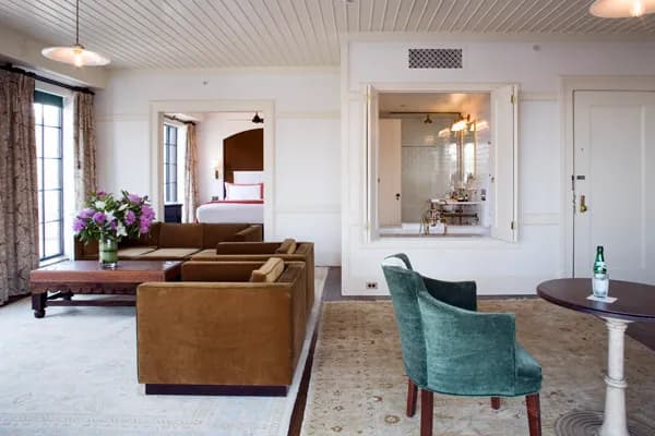 bedroom-suite