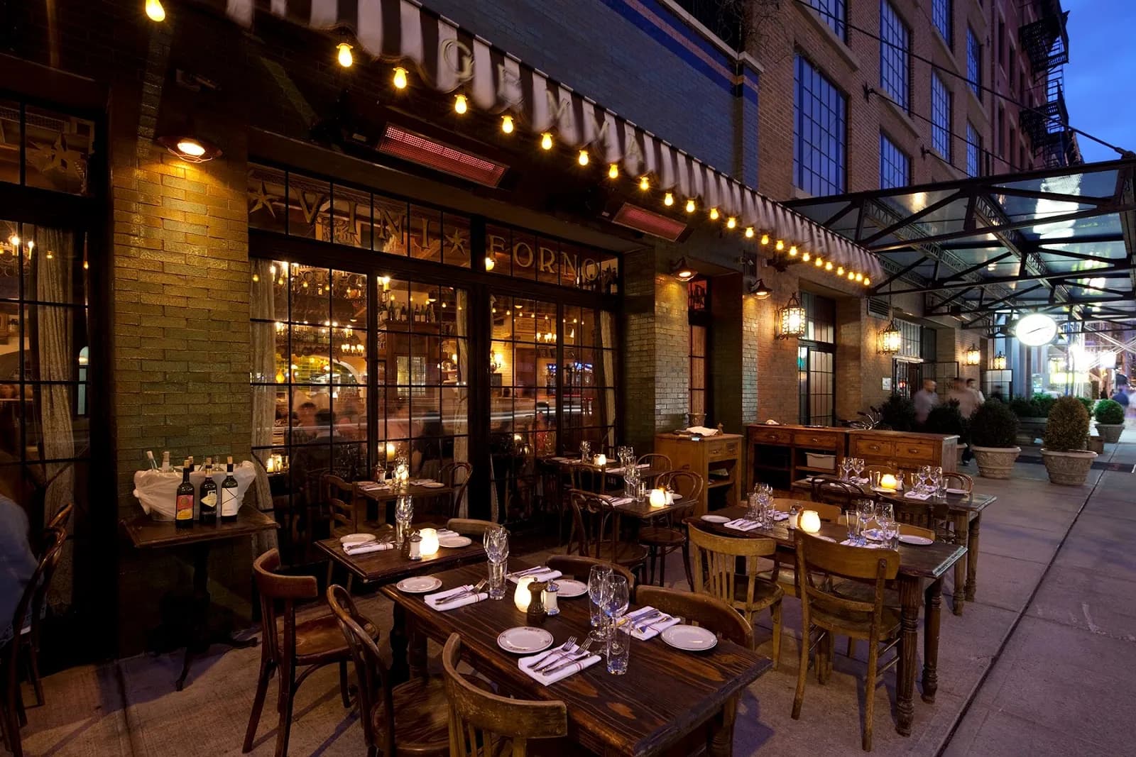 dining-patioseating