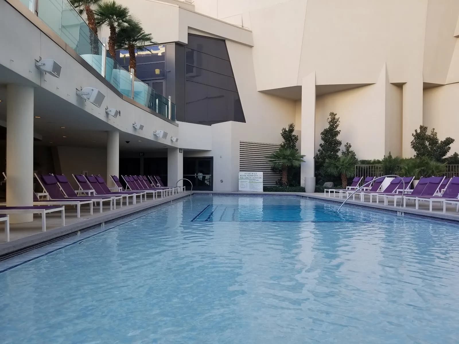 amenities-pool