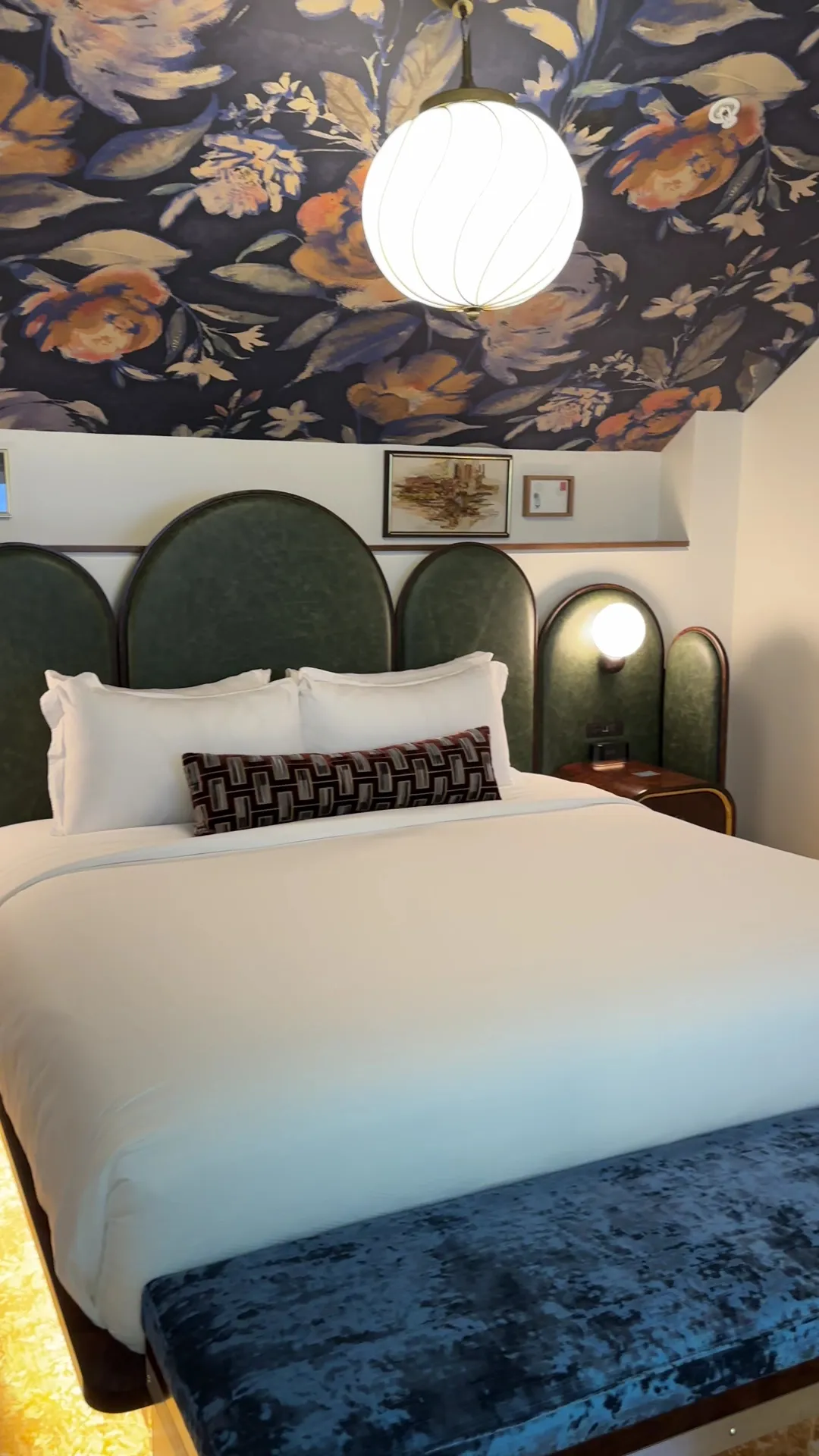 bedroom-kingbed-2