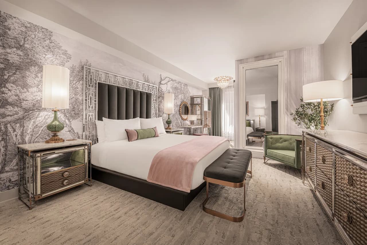 bedroom-kingbed