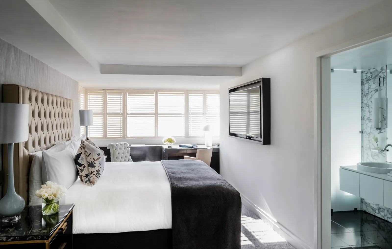 bedroom-kingbed-4