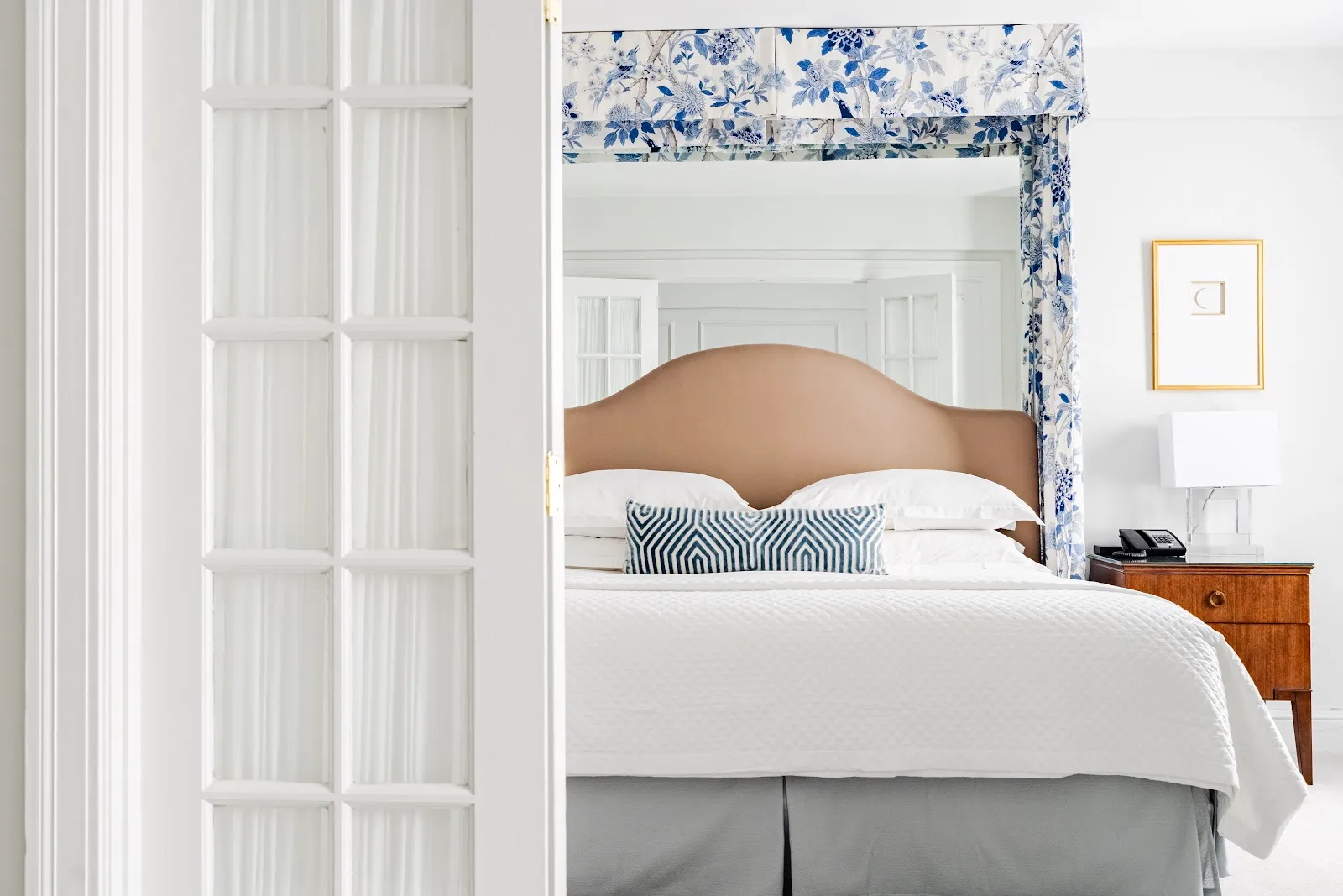 bedroom-kingbed