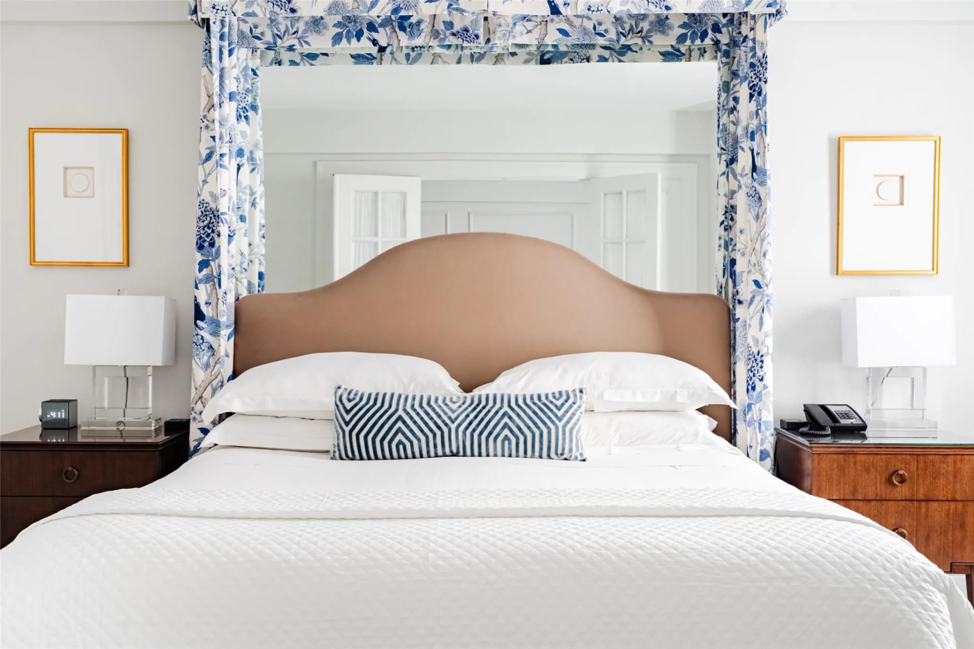 bedroom-kingbed-3
