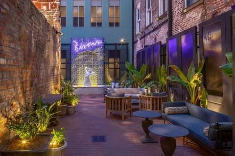 exterior-courtyard
