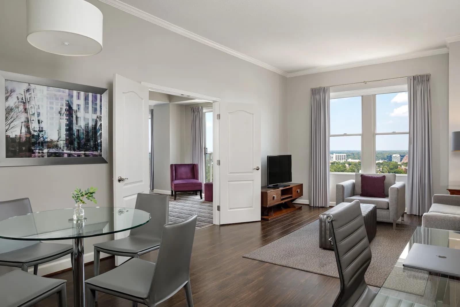 interior-suiteliving-2