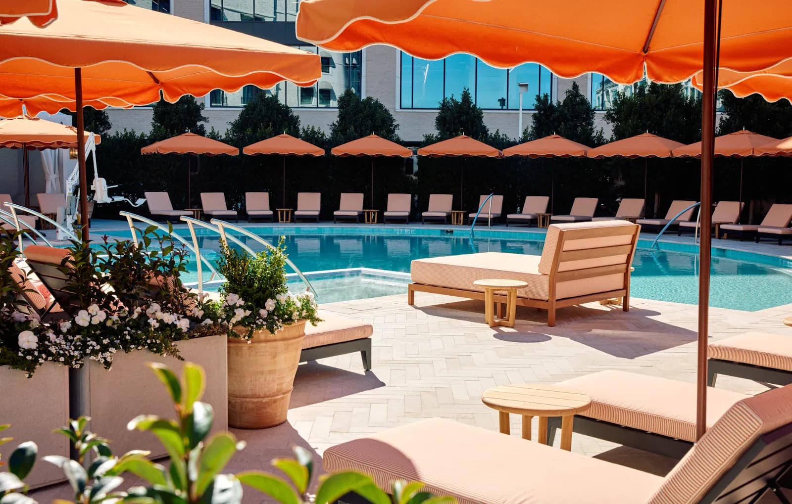 amenities-pool