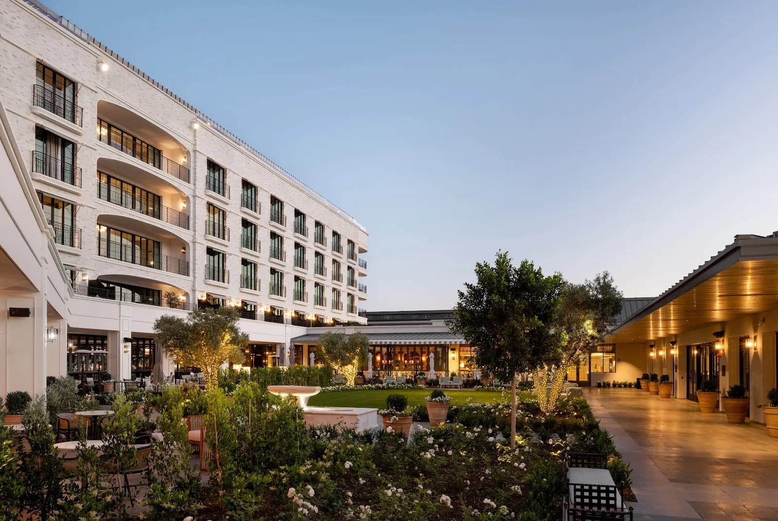 exterior-courtyard-2