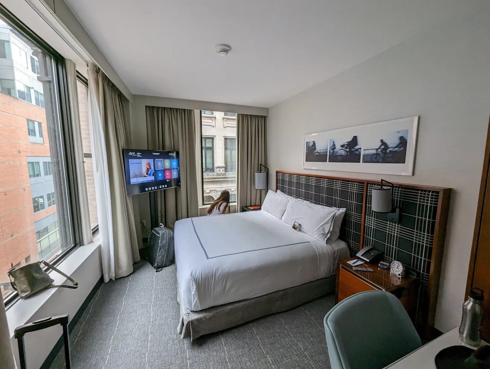 bedroom-kingbed-2