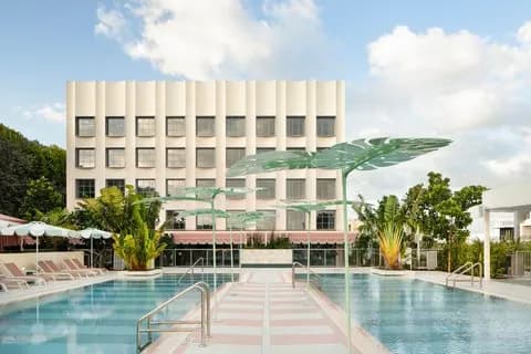 amenities-pool