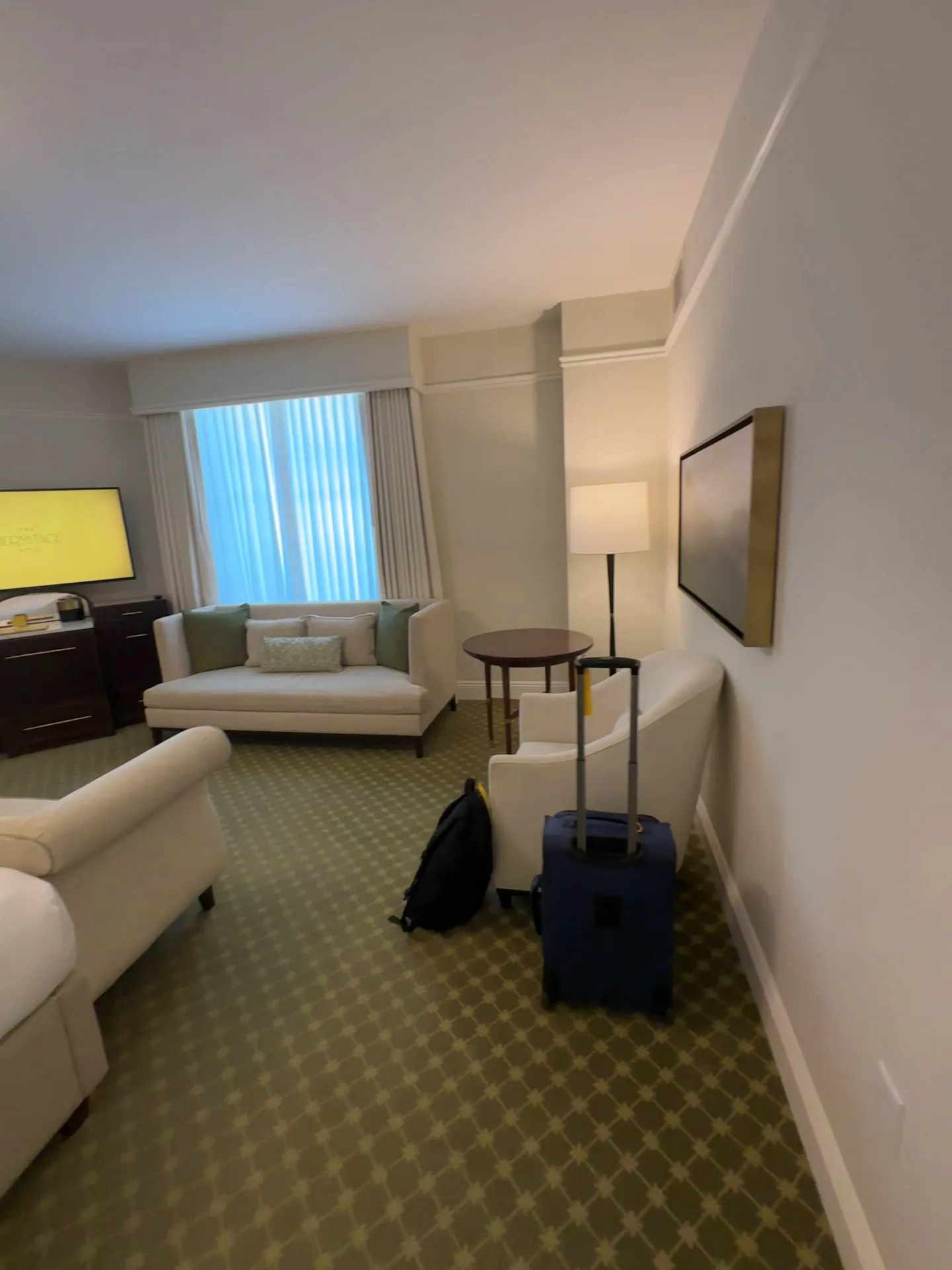 interior-suiteliving-2