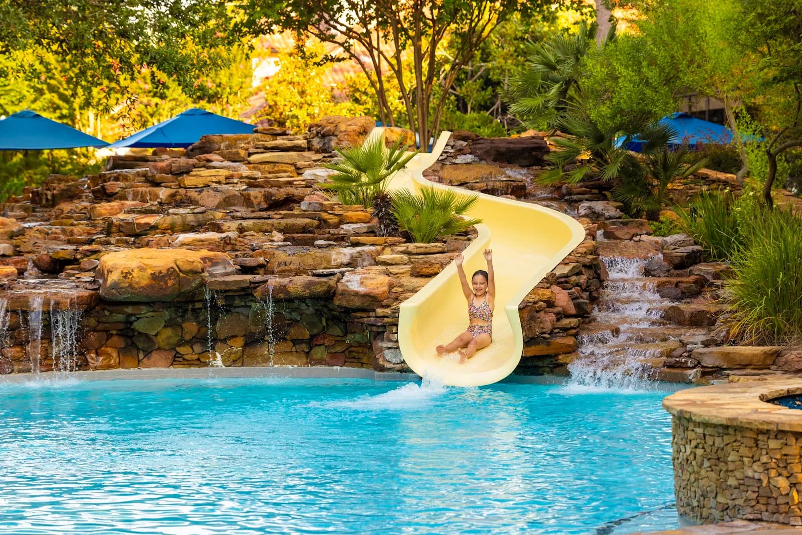 amenities-pool