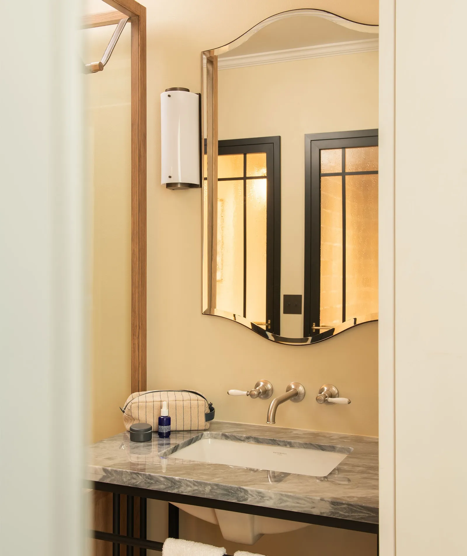 bathroom-vanity