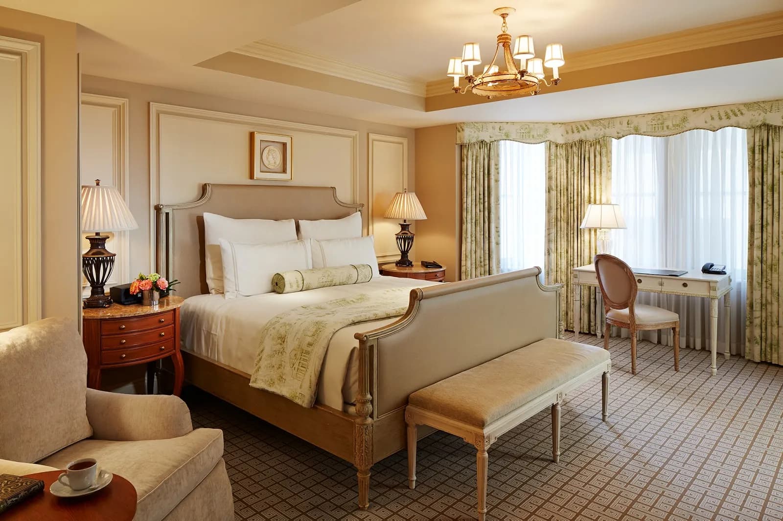 bedroom-kingbed