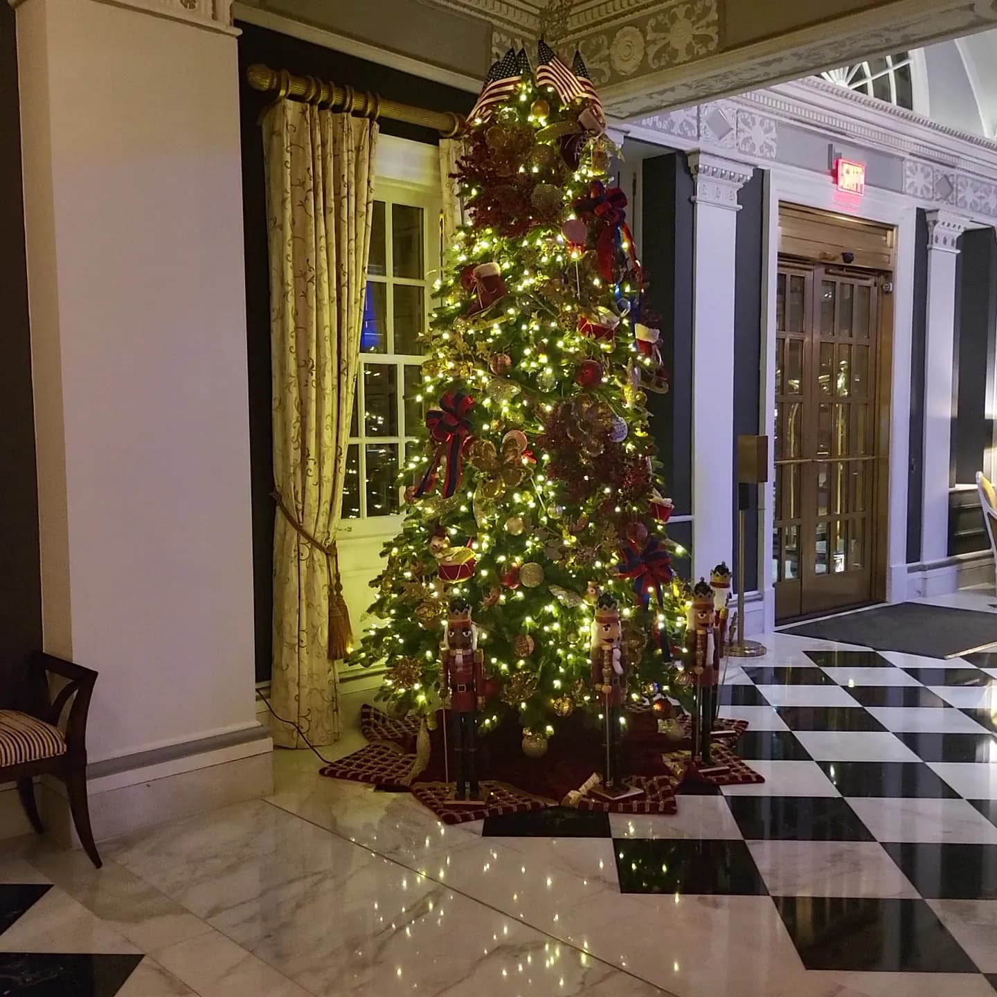 interior-christmastree