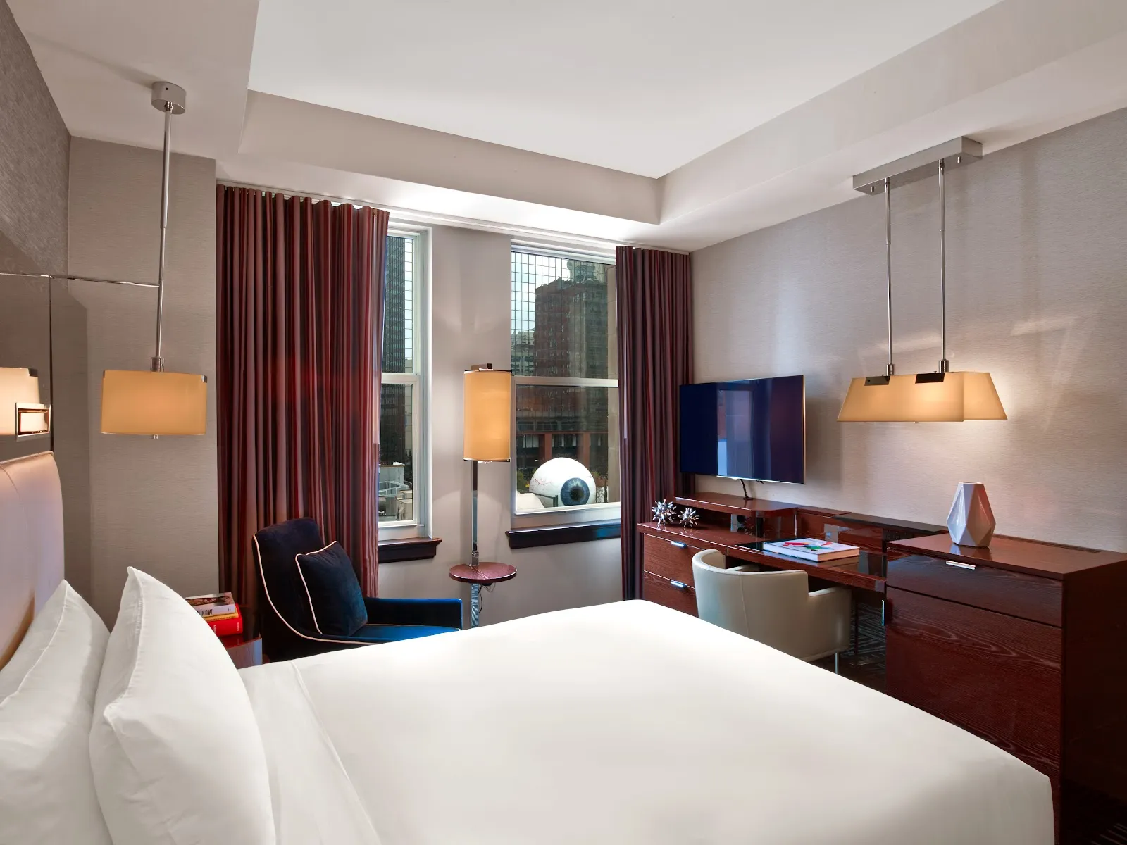 bedroom-kingbed