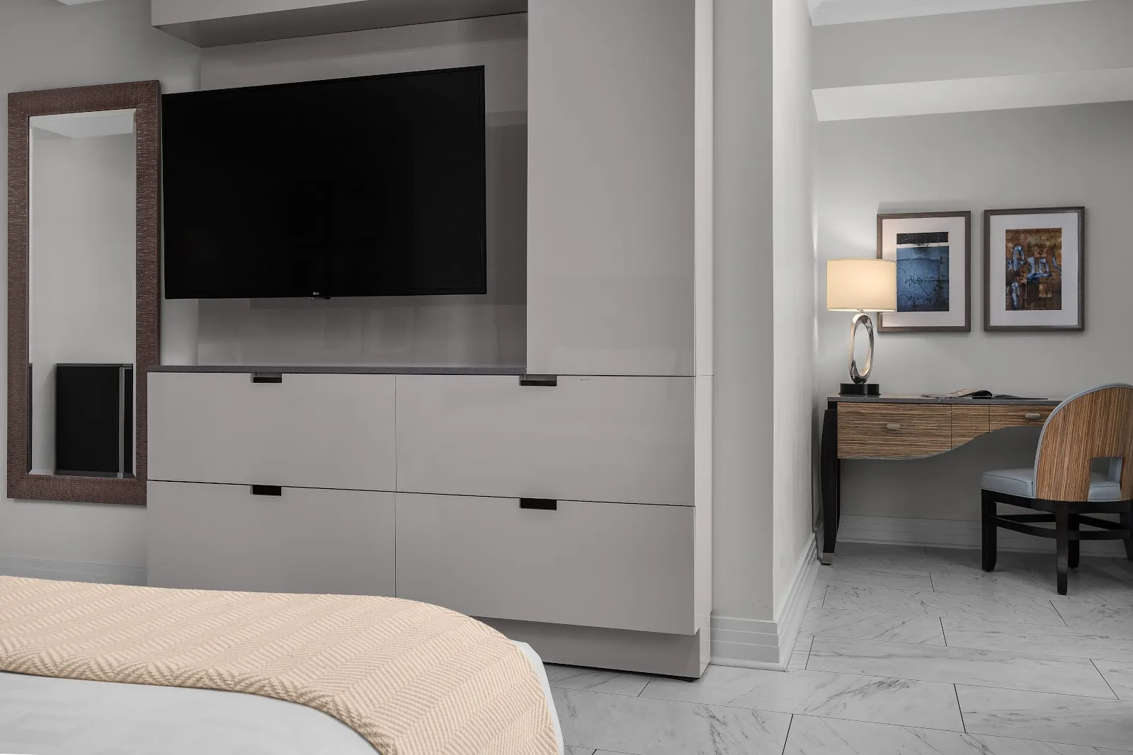 bedroom-dresser