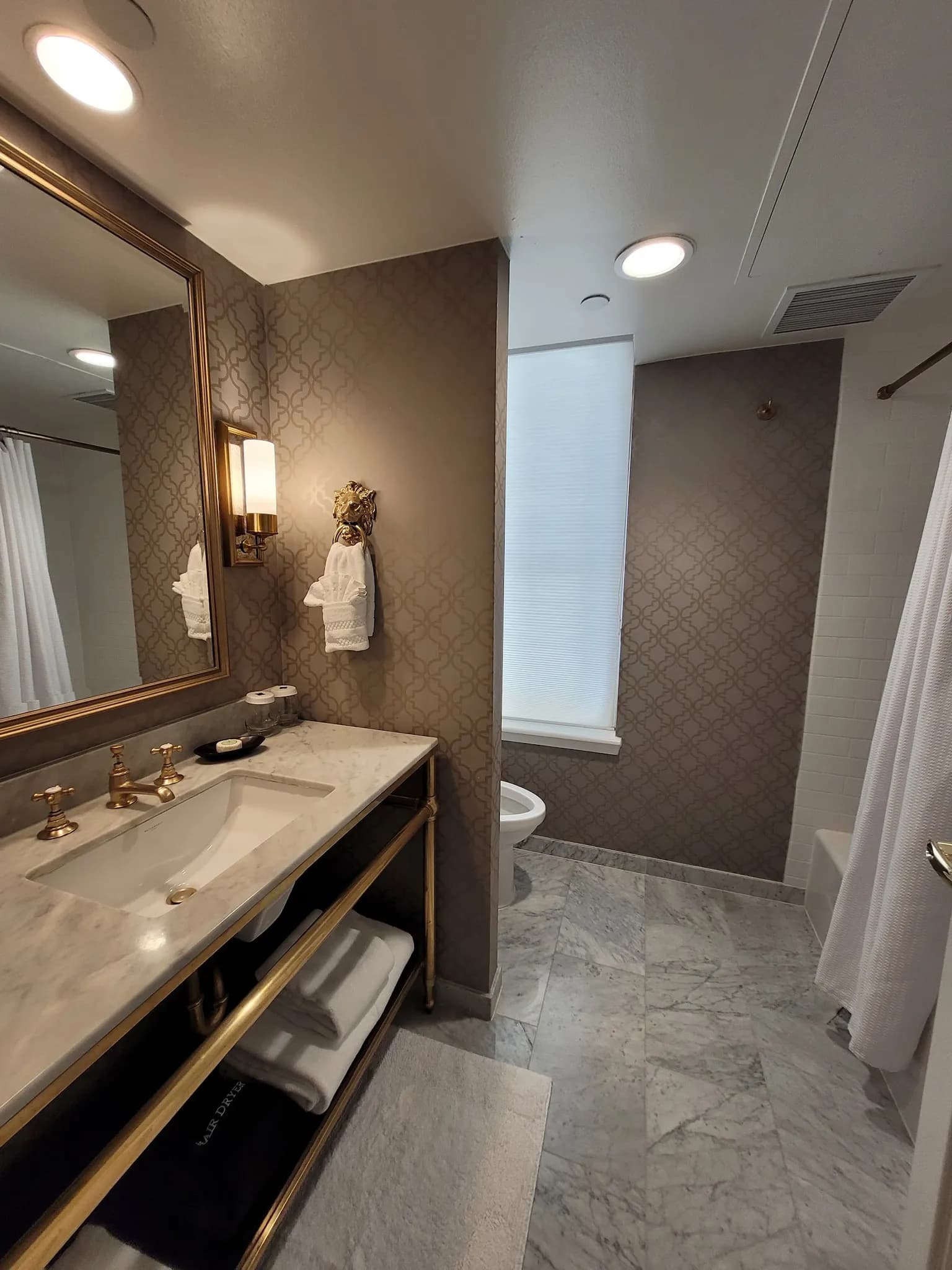 bathroom-vanity
