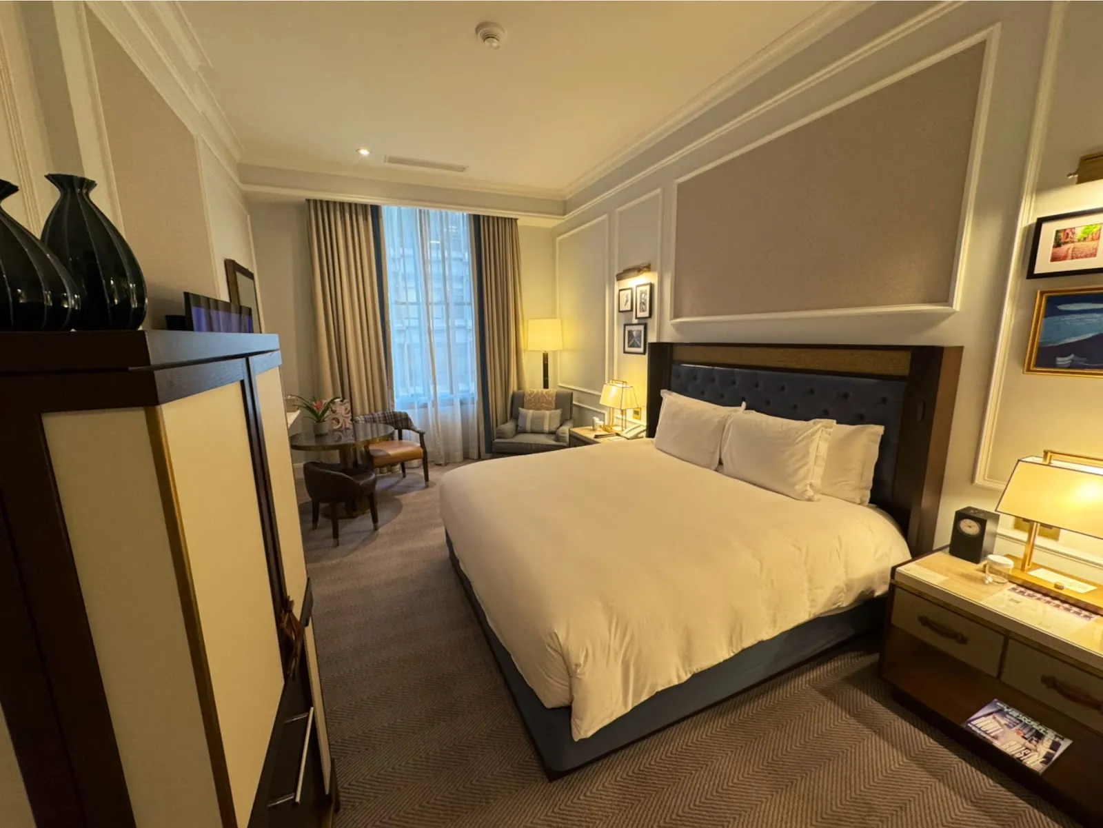 bedroom-kingbed