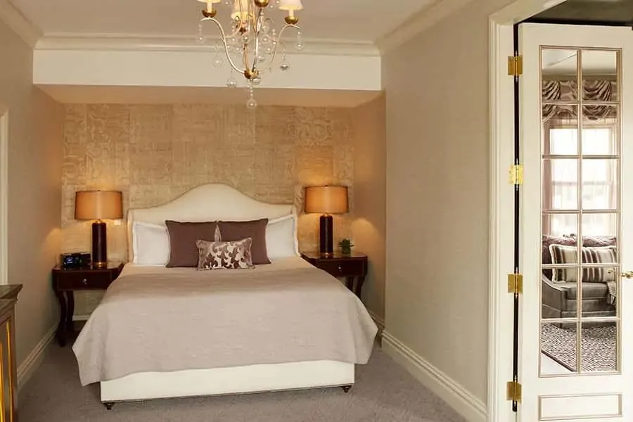 bedroom-kingbed-2