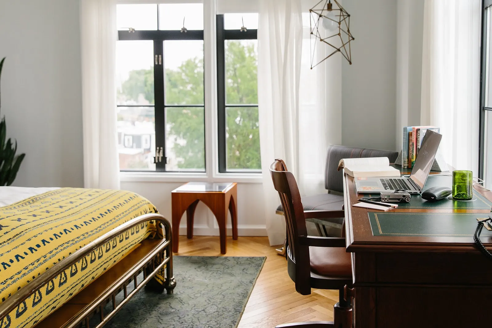 bedroom-workdesk