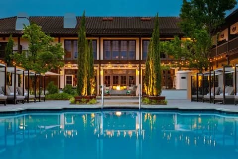 amenities-poolnight
