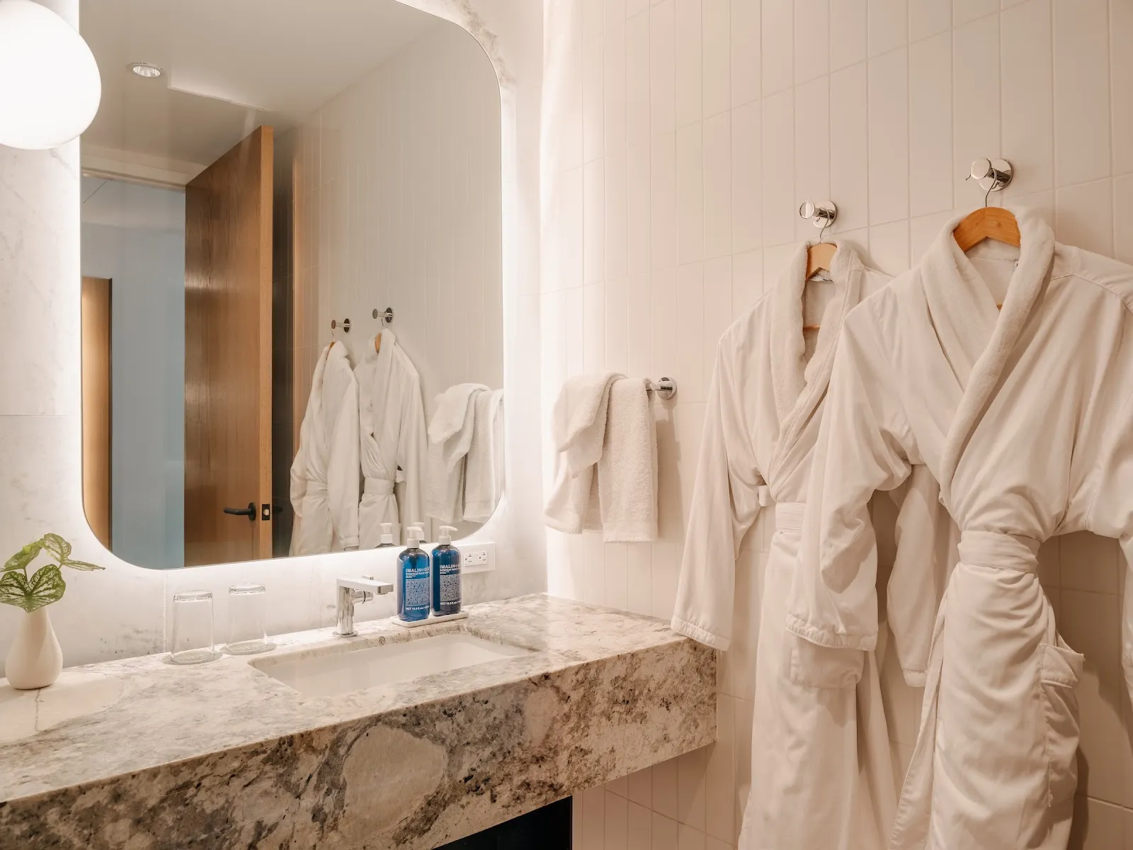 bathroom-vanity