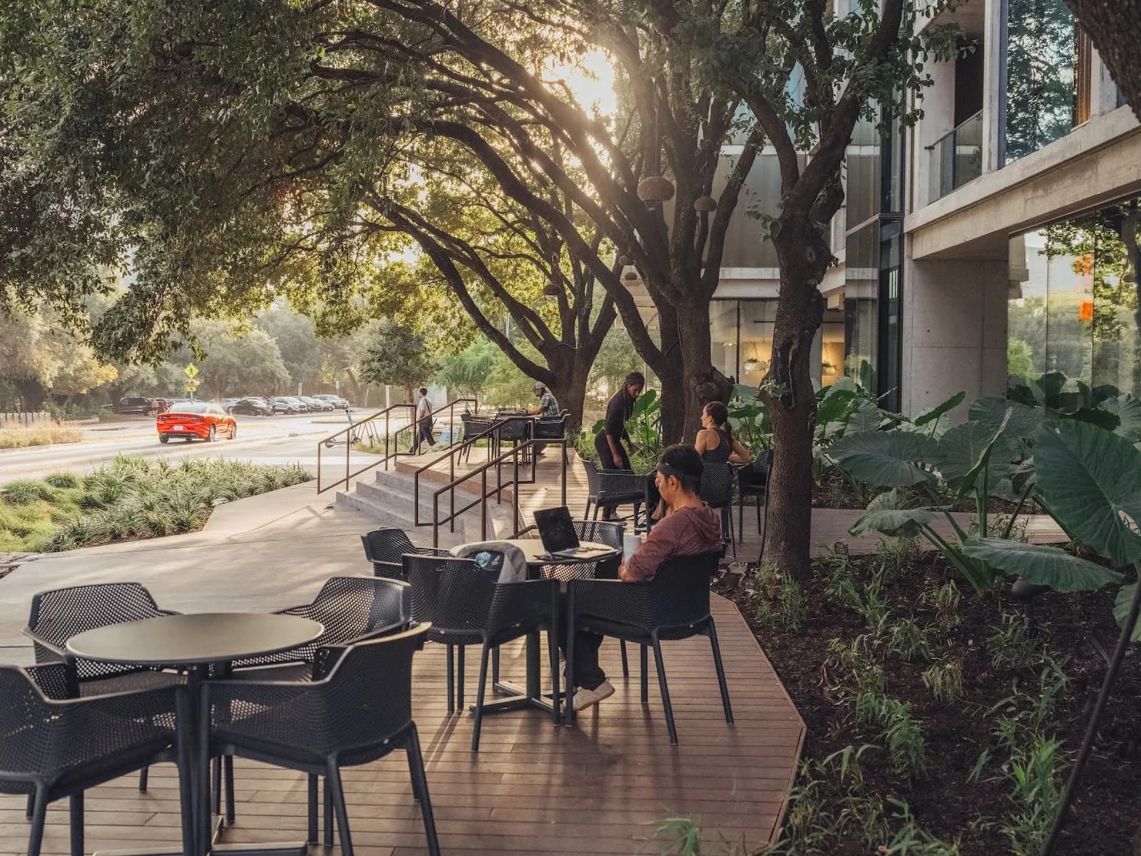 dining-outdoorseating