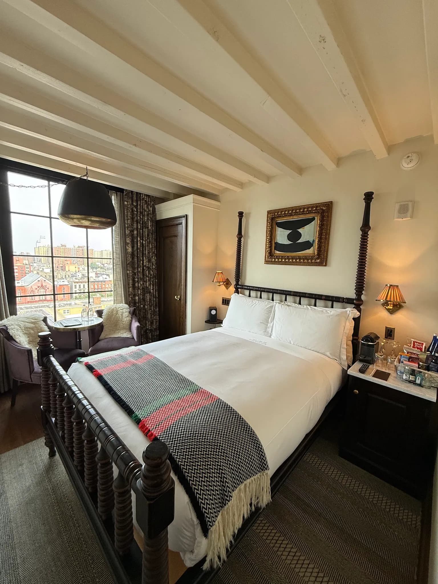 bedroom-kingbed