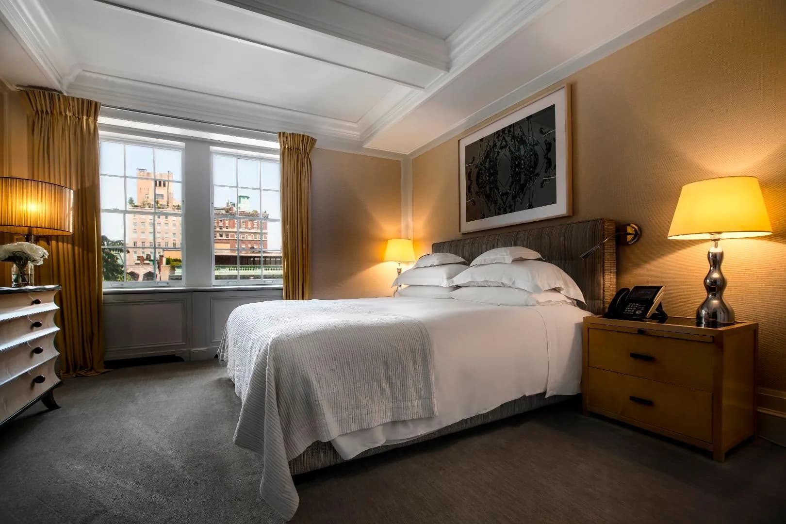 bedroom-kingbed-3