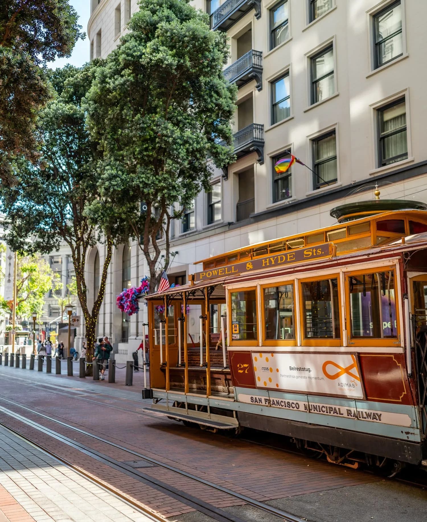 exterior-streetcar